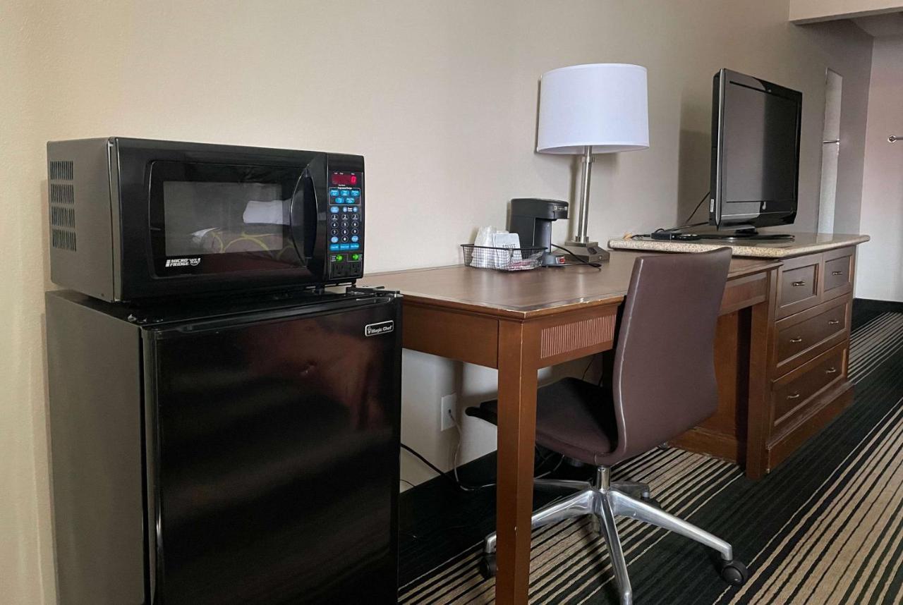 Deluxe Inn & Suites Junction City Dış mekan fotoğraf