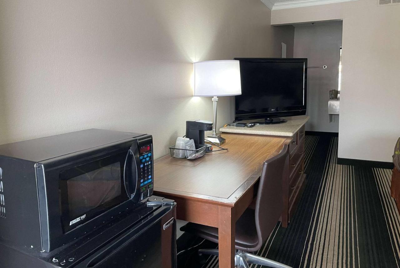 Deluxe Inn & Suites Junction City Dış mekan fotoğraf