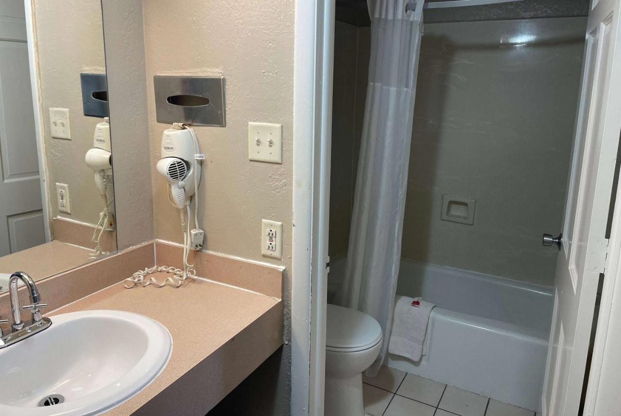 Deluxe Inn & Suites Junction City Dış mekan fotoğraf