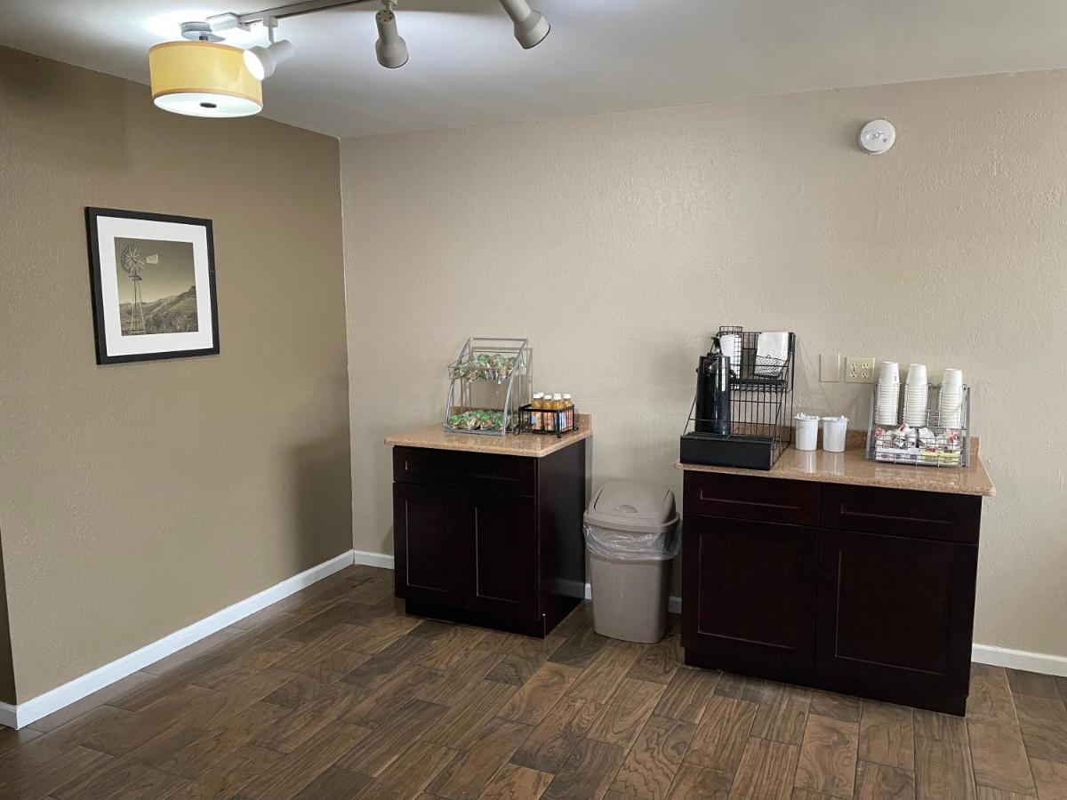 Deluxe Inn & Suites Junction City Dış mekan fotoğraf