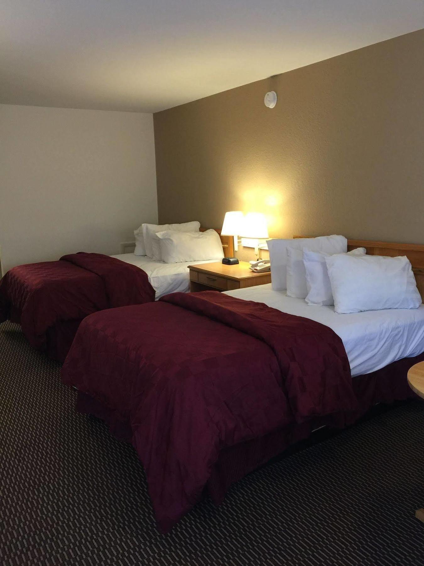 Deluxe Inn & Suites Junction City Dış mekan fotoğraf