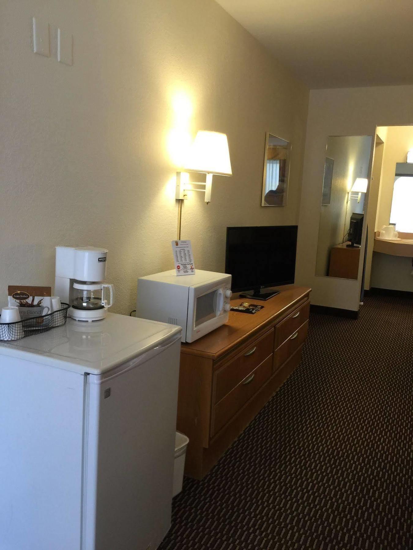 Deluxe Inn & Suites Junction City Dış mekan fotoğraf