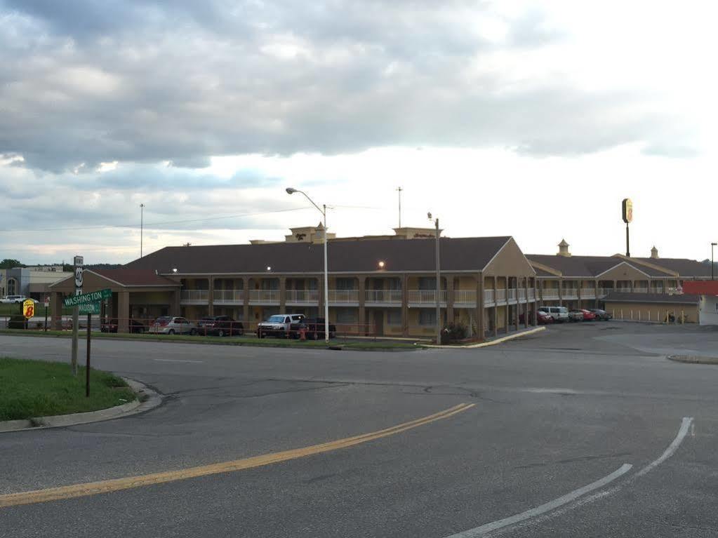 Deluxe Inn & Suites Junction City Dış mekan fotoğraf